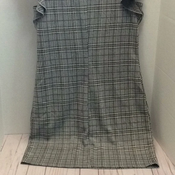 Naif Plaid Short Ruffle Sleeves Mini Dress Size Small - Picture 8 of 13